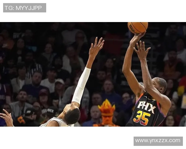 马刺与勇士激战正酣现场直播全程回顾与精彩瞬间分析