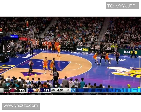 2013年热火队对阵黄蜂队全场精彩比赛录像回顾与分析